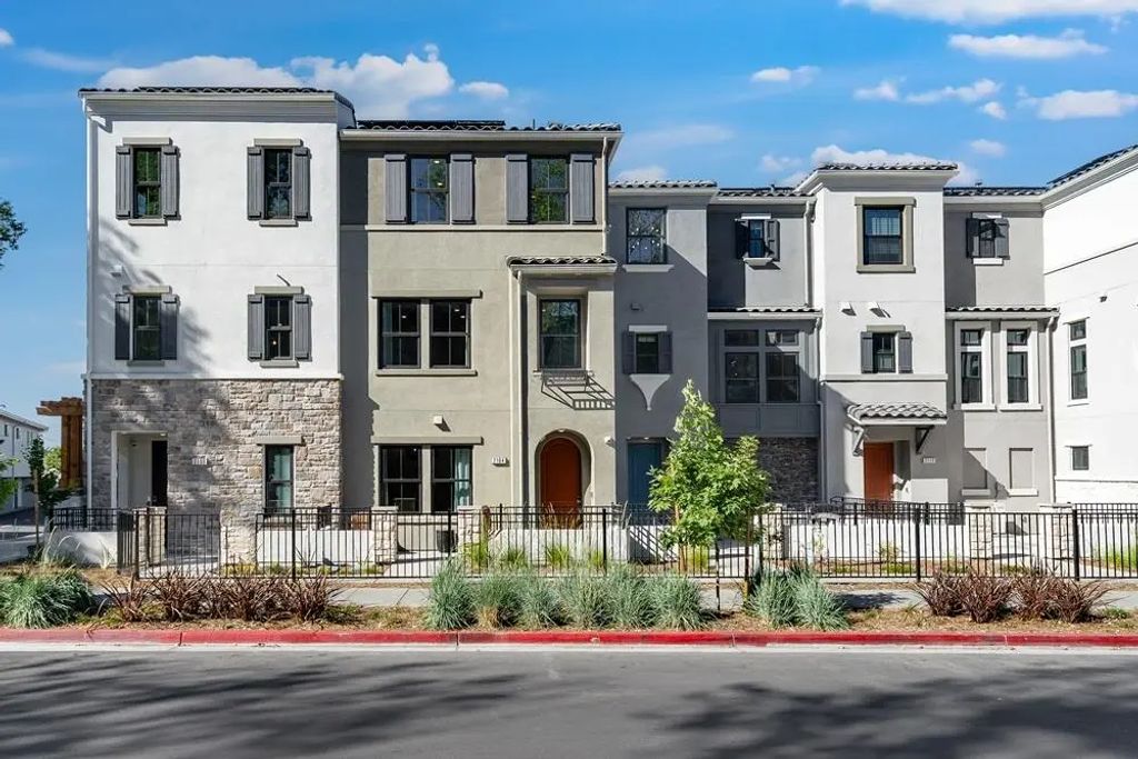 2104 Latham Street, Mountain View