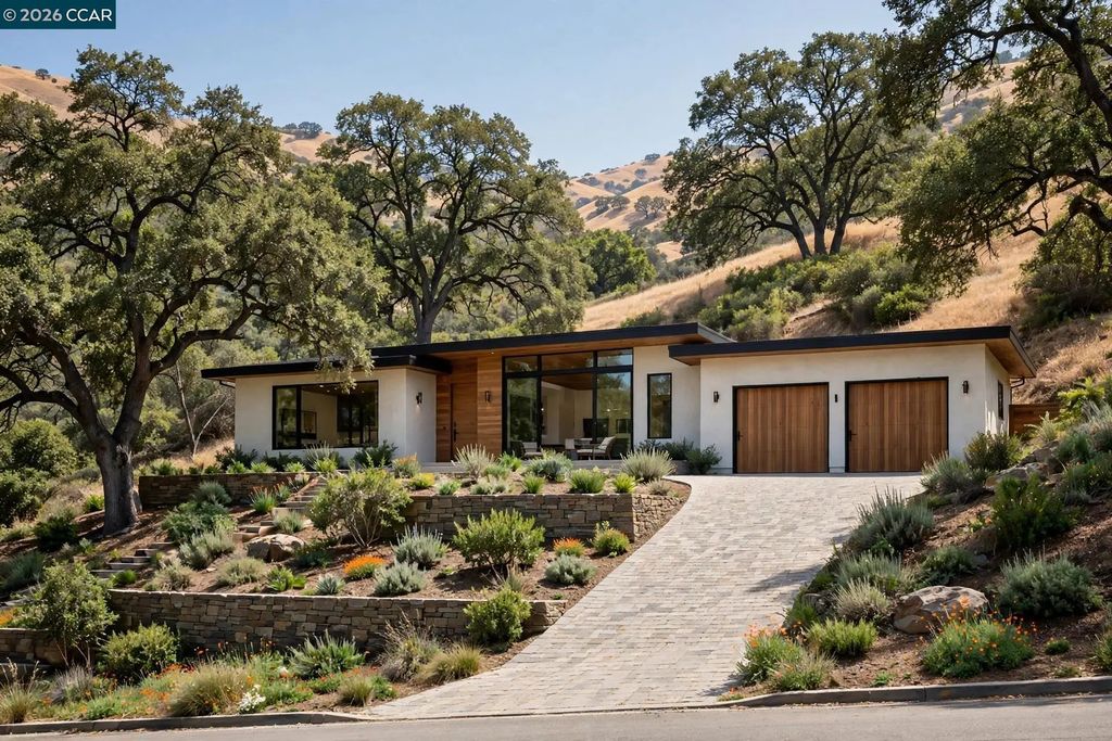 46 Oak Rd, Orinda
