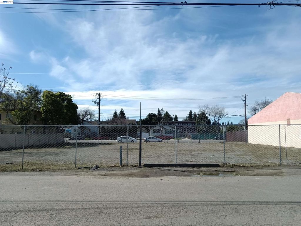 22836 Watkins St, Hayward