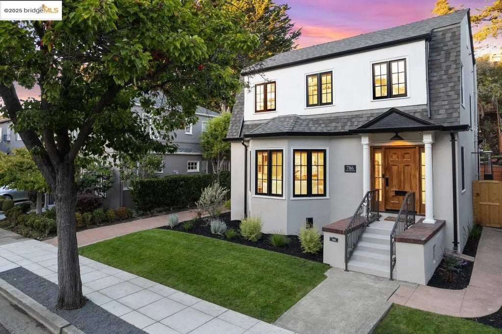 786 Trestle Glen Road, Oakland