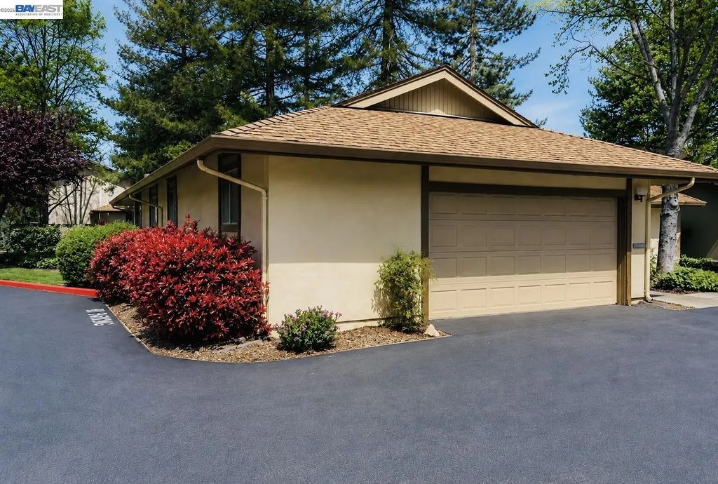 1833 Countrywood Ct, Walnut Creek