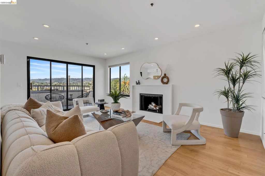 322 Hanover Ave 512, Oakland