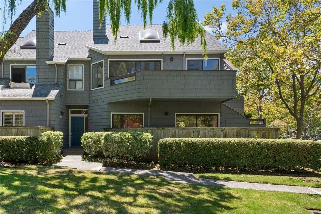 913 Shoreline Drive, San Mateo