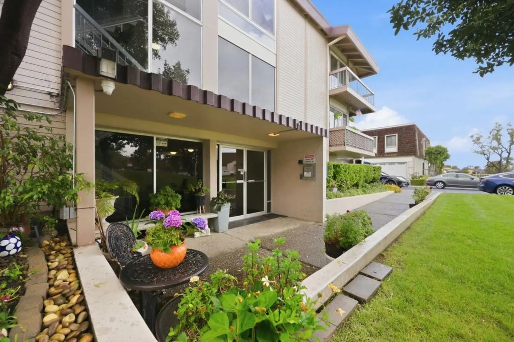 707 Fathom Drive 108, San Mateo