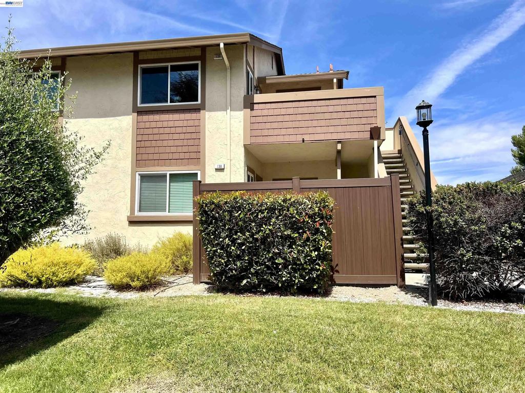 136 Hackamore Ln, Fremont