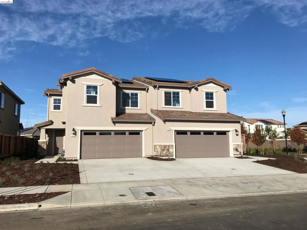 739 Jennifer Street, Brentwood
