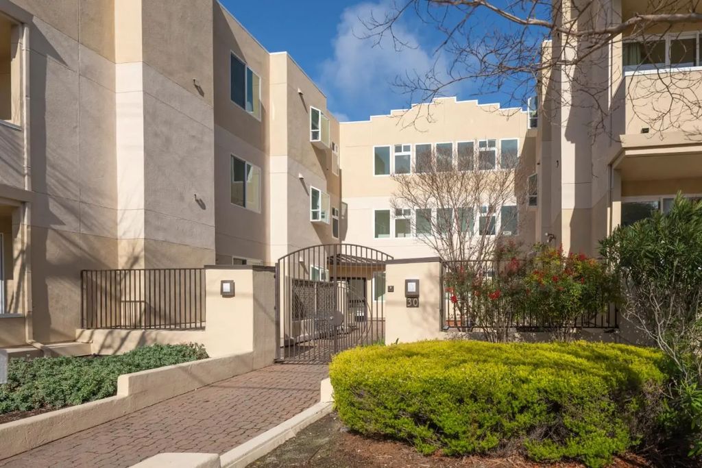 30 Lorton Avenue 302, Burlingame