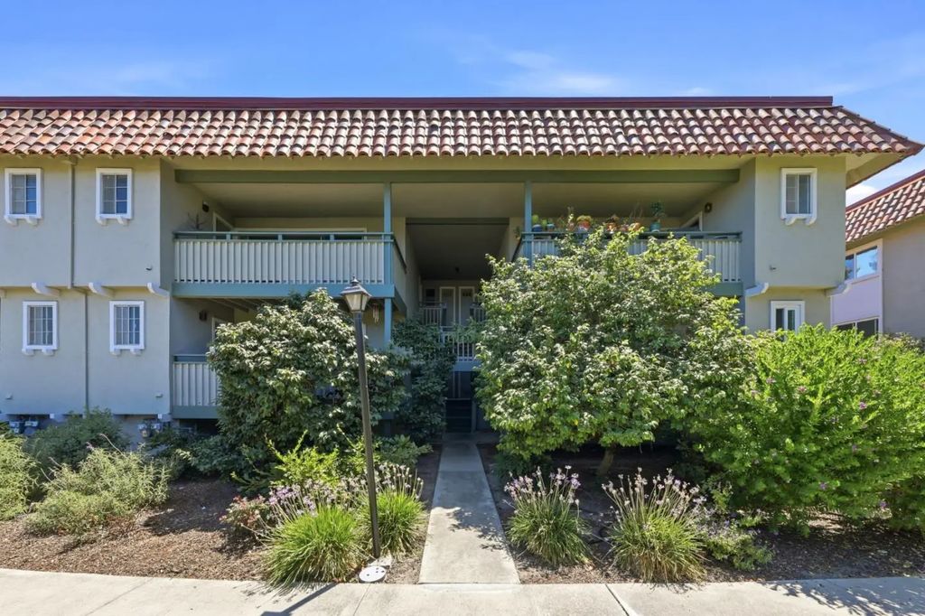 2745 Mauricia Avenue B, Santa Clara