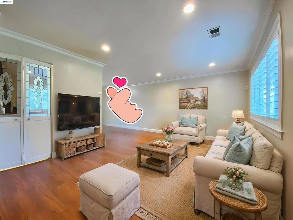 92 Hemlock Ln, Milpitas
