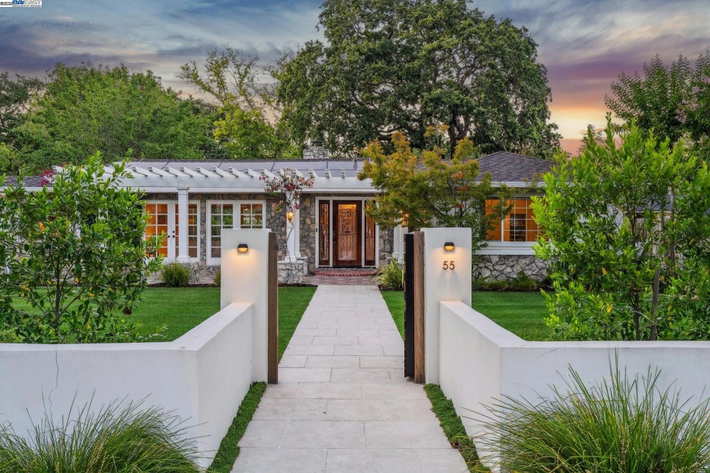 55 Cora Ct, Walnut Creek