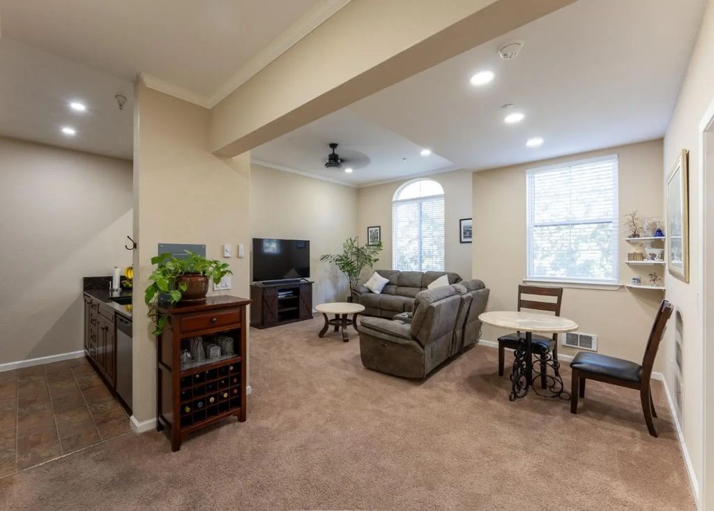 516 Martha Street 202, San Jose