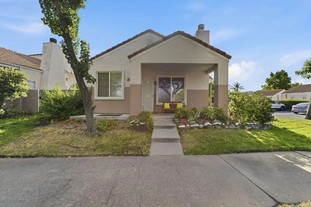 9113 Haussman Street, Elk Grove