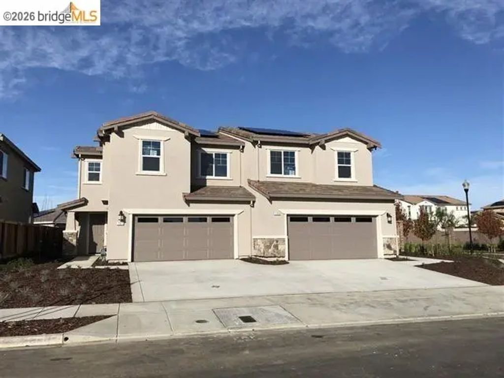 737 Jennifer Street, Brentwood