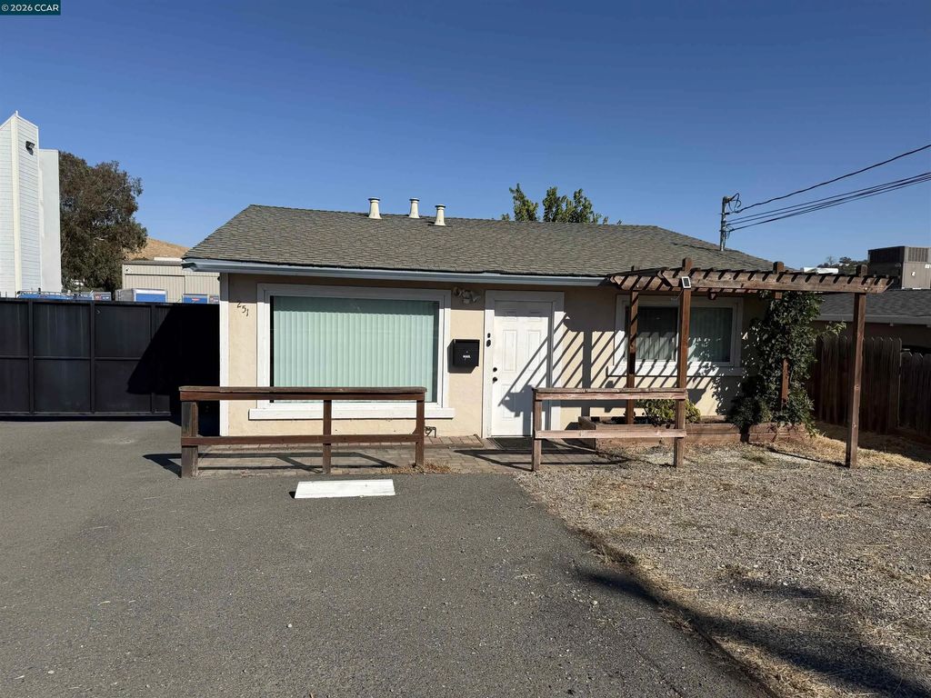 251 Arthur Rd, Martinez