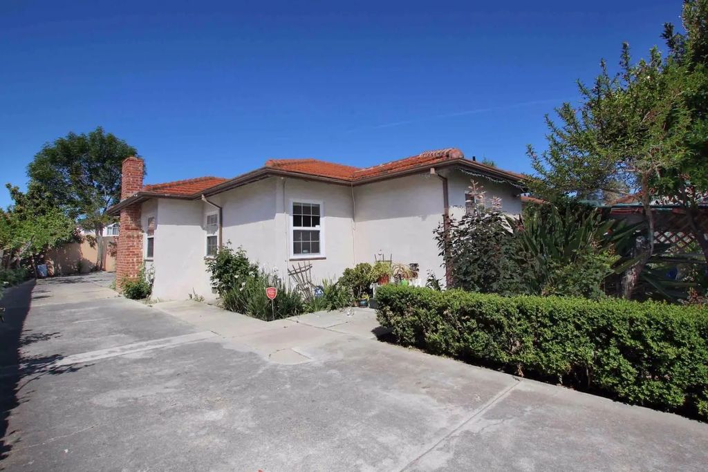 3595 Brookdale Drive, Santa Clara