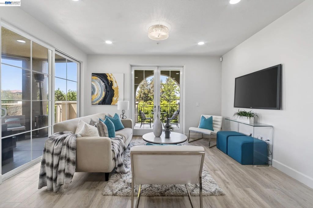 600 S Abel St 214, Milpitas