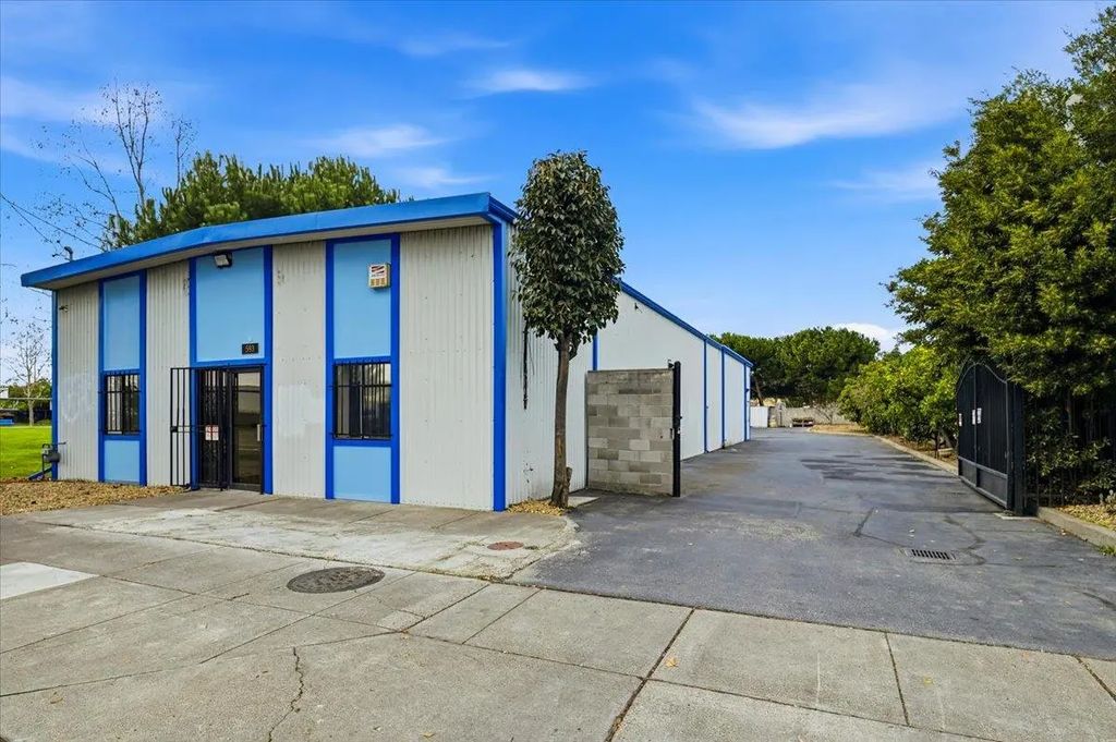 593 Industrial Parkway West, Hayward