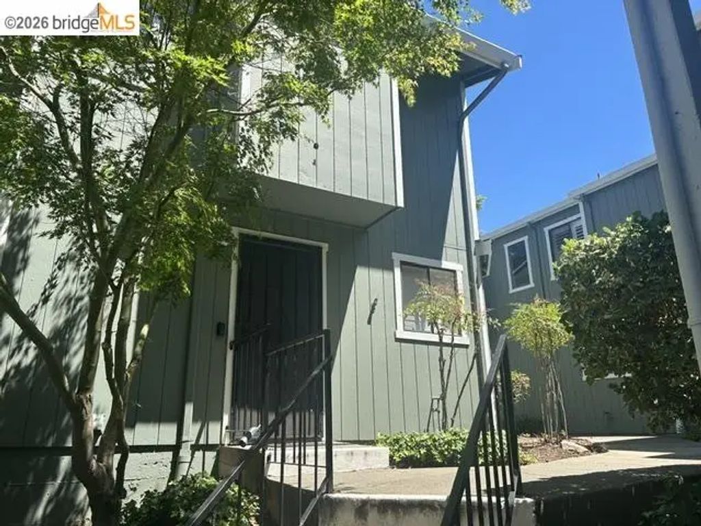 1152 Maywood, Martinez