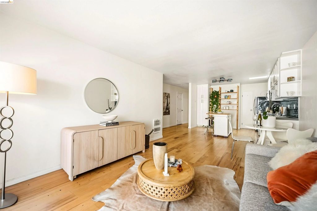 427 Lagunitas Ave 305, Oakland