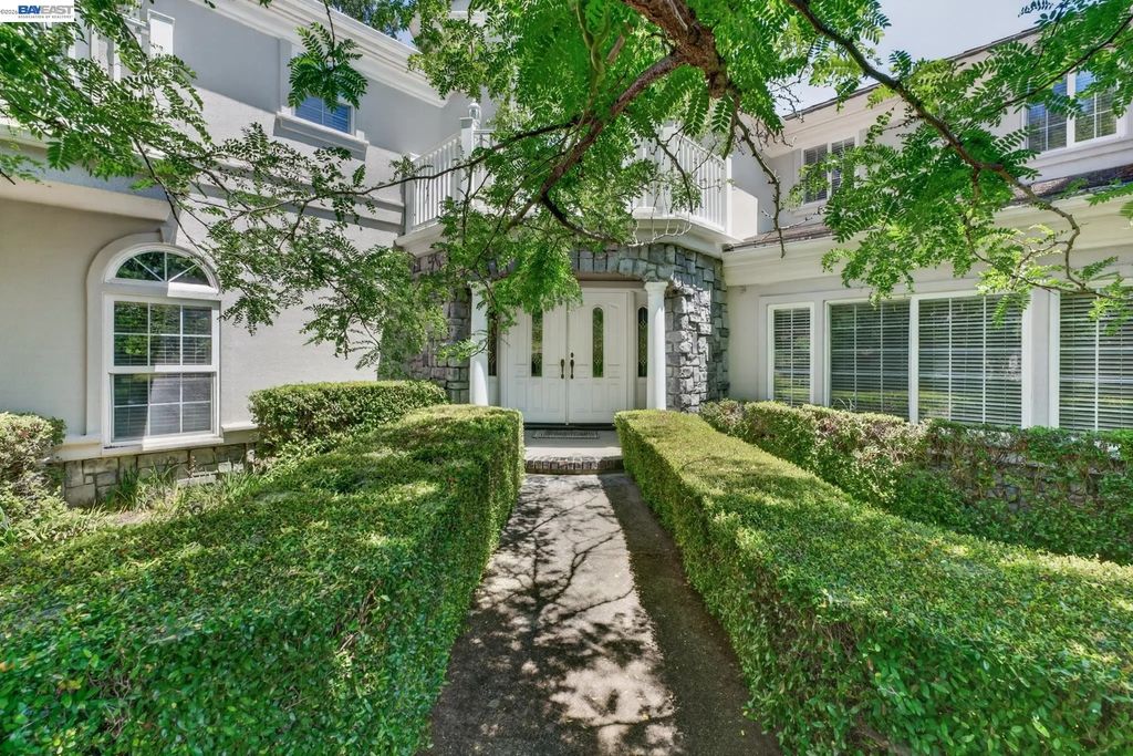 8016 Golden Eagle Way, Pleasanton