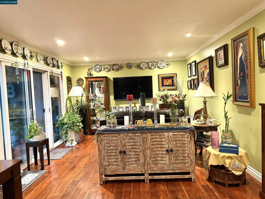 1036 Oak Grove Rd 105, Concord