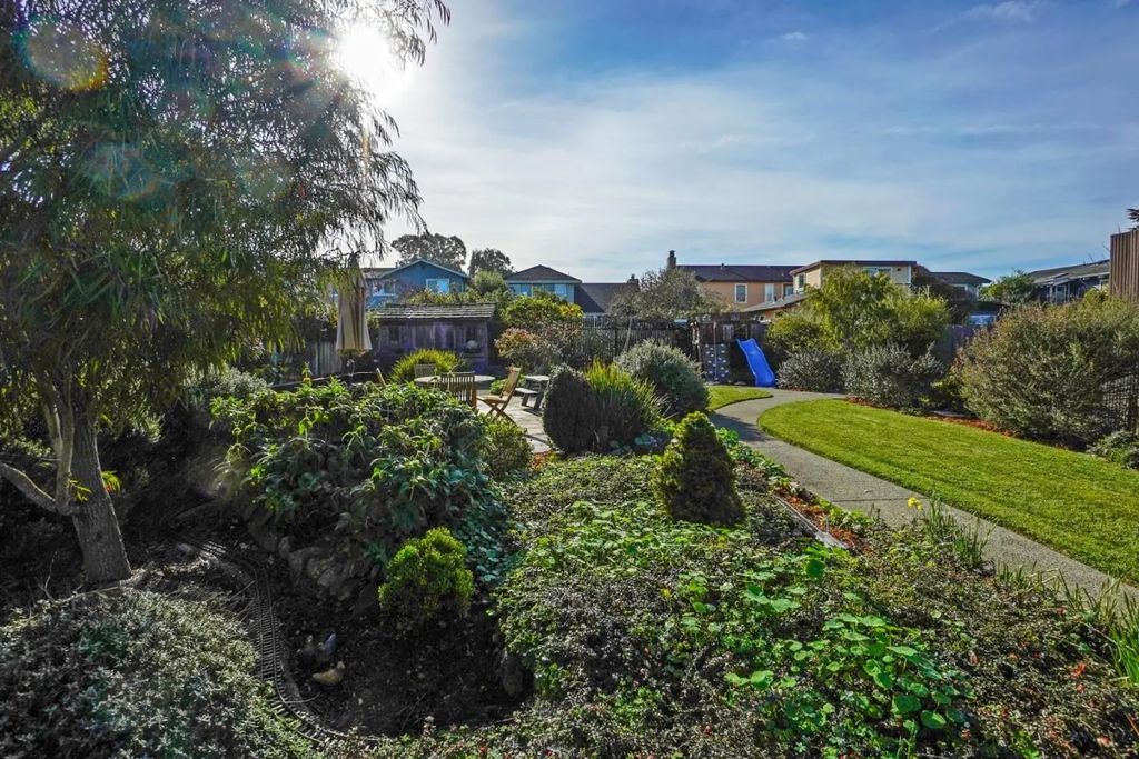 7 Kelly Avenue, Half Moon Bay