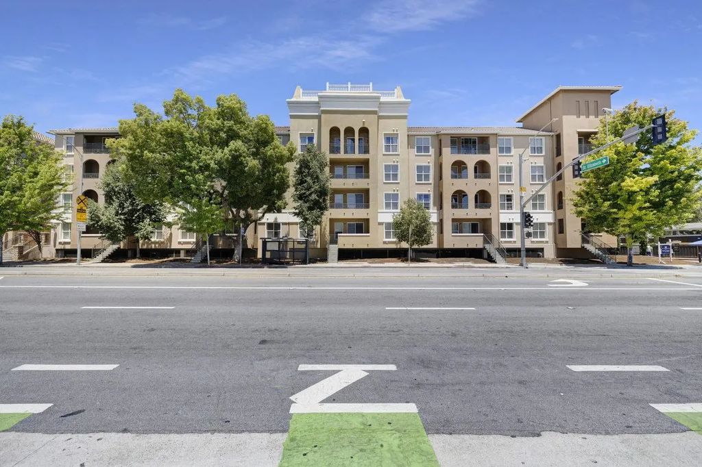 1445 Fruitdale Avenue 321, San Jose