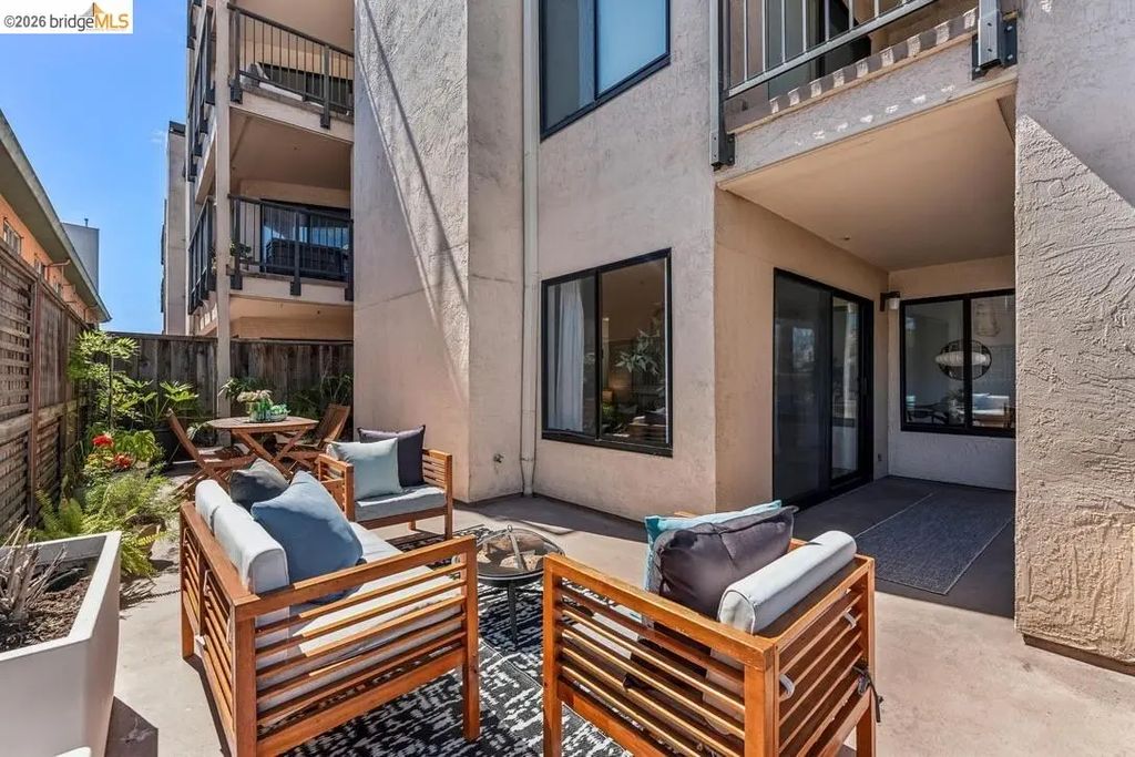 322 Hanover Ave 212, Oakland
