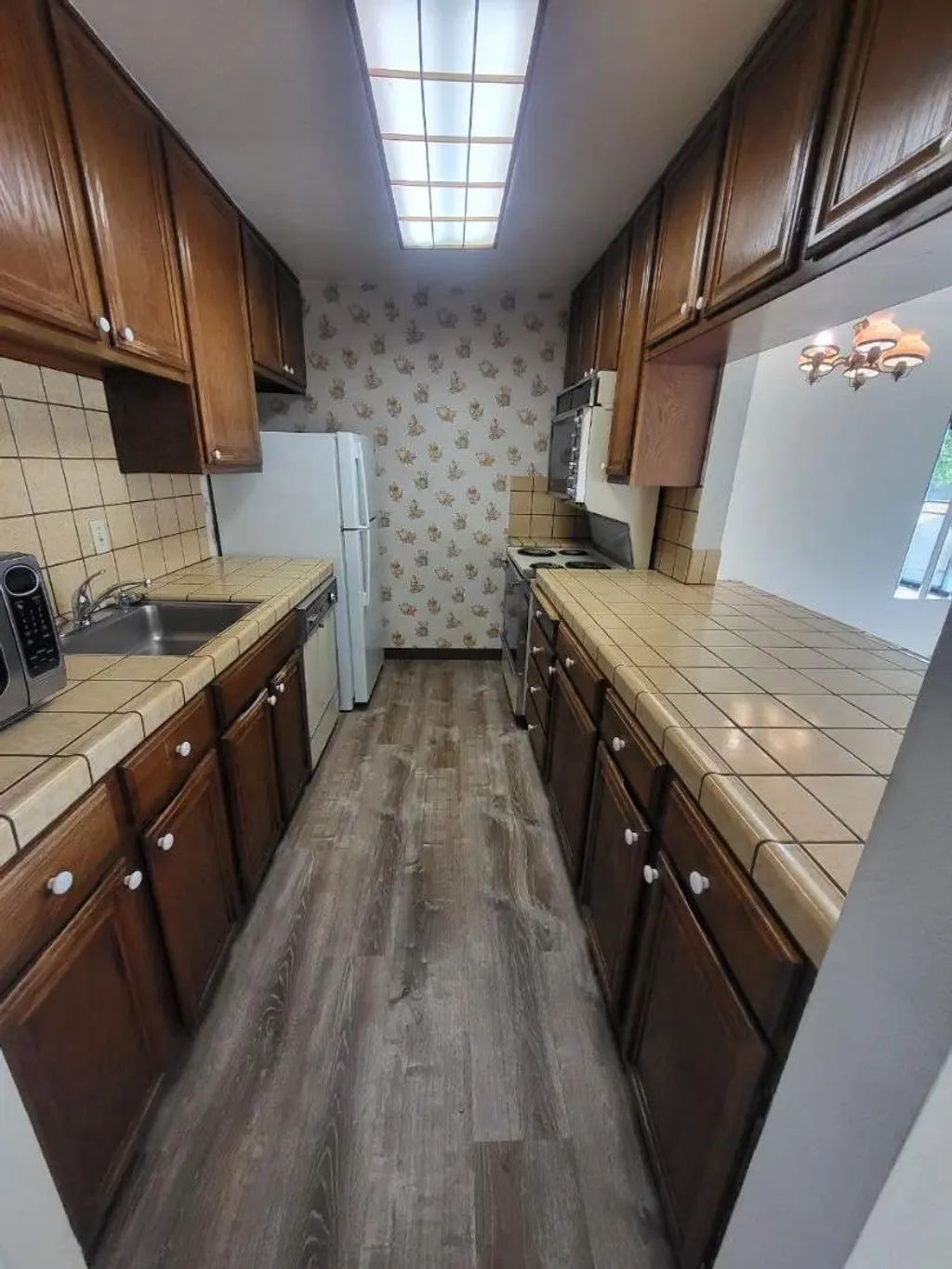 44 Lodato Avenue 205, San Mateo