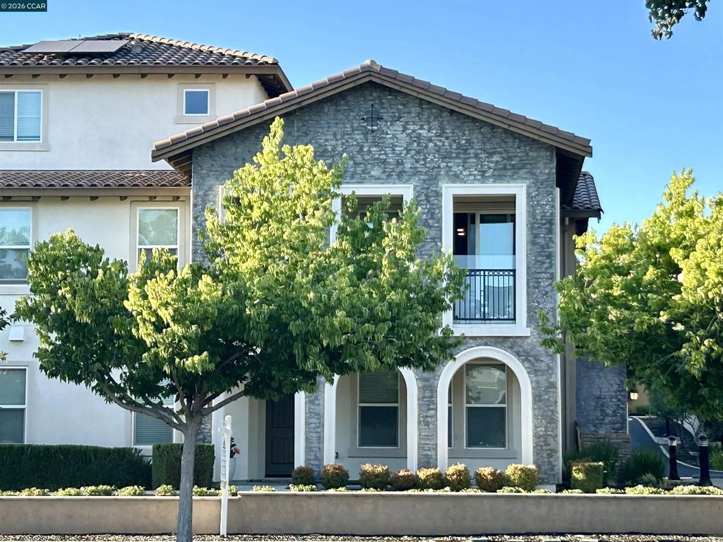 3373 Central Pkwy, Dublin