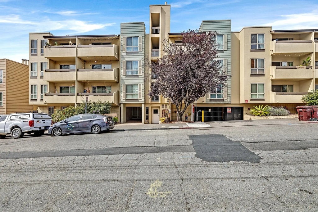 77 Fairmount Ave 220, Oakland