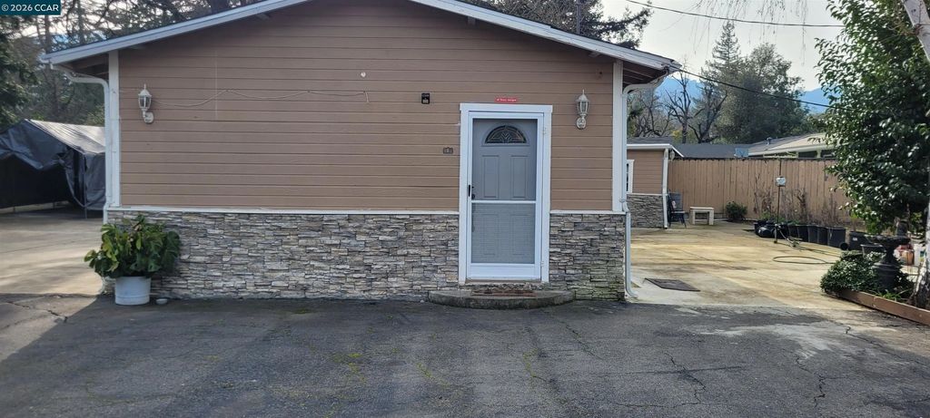 1181 Danville, Alamo