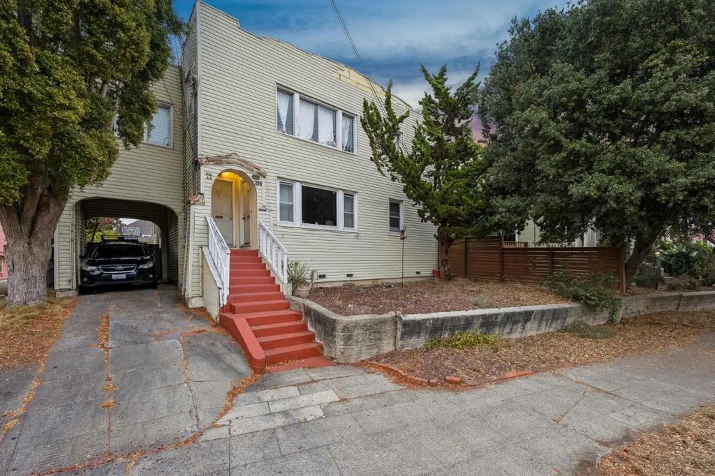 208 Ridgeway Avenue, Oakland