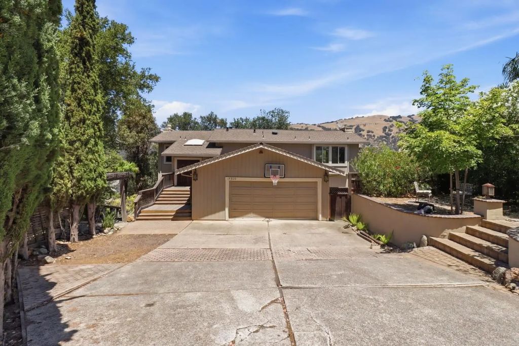 17200 Copper Hill Drive, Morgan Hill