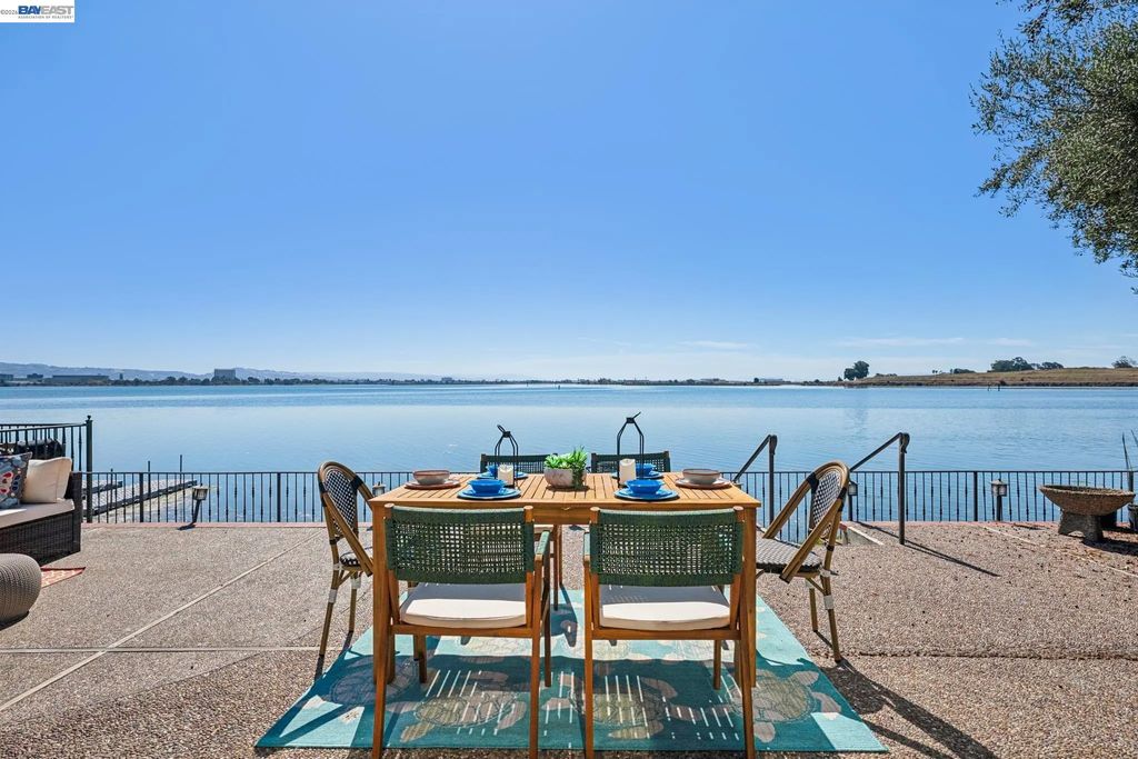 1312 Eastshore Dr, Alameda