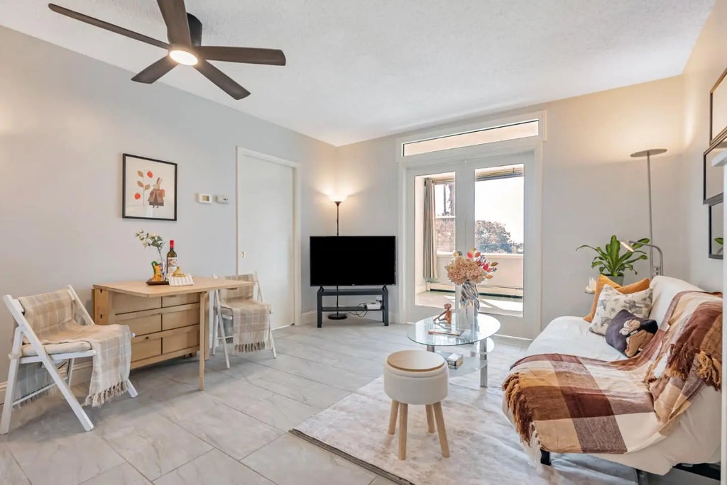 2601 College Avenue 208, Berkeley