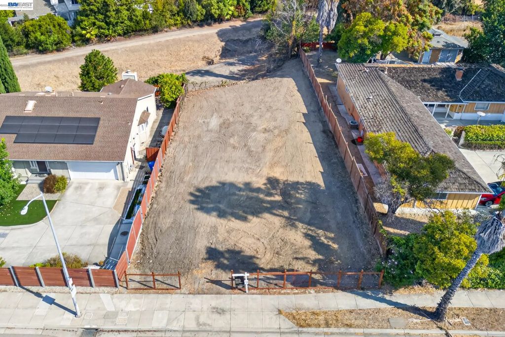 3279 Washington Blvd., Fremont