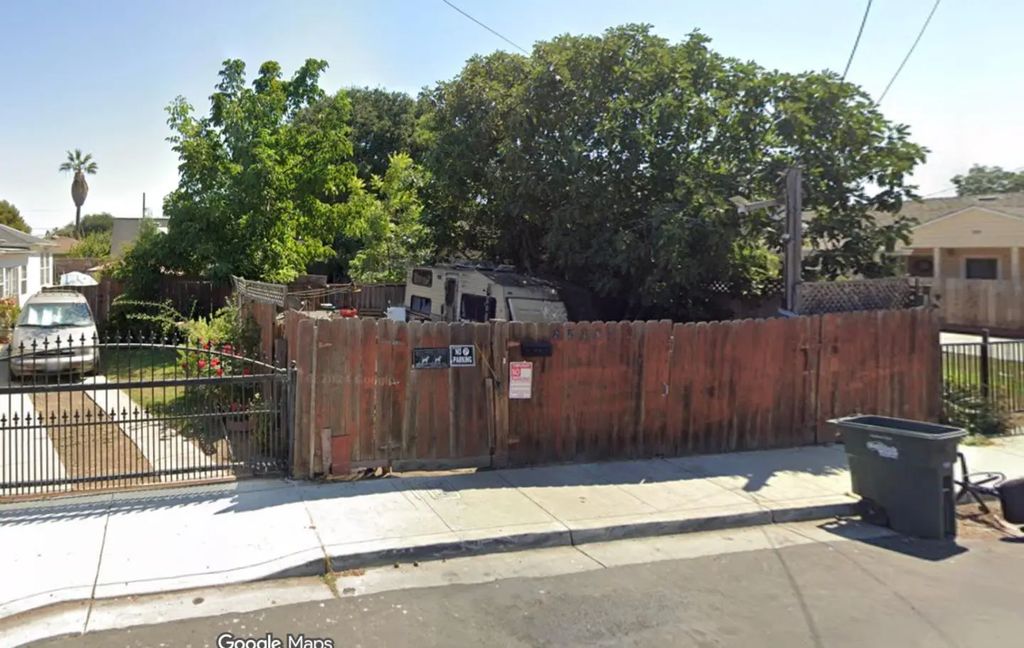 2226 Dumbarton Avenue, East Palo Alto