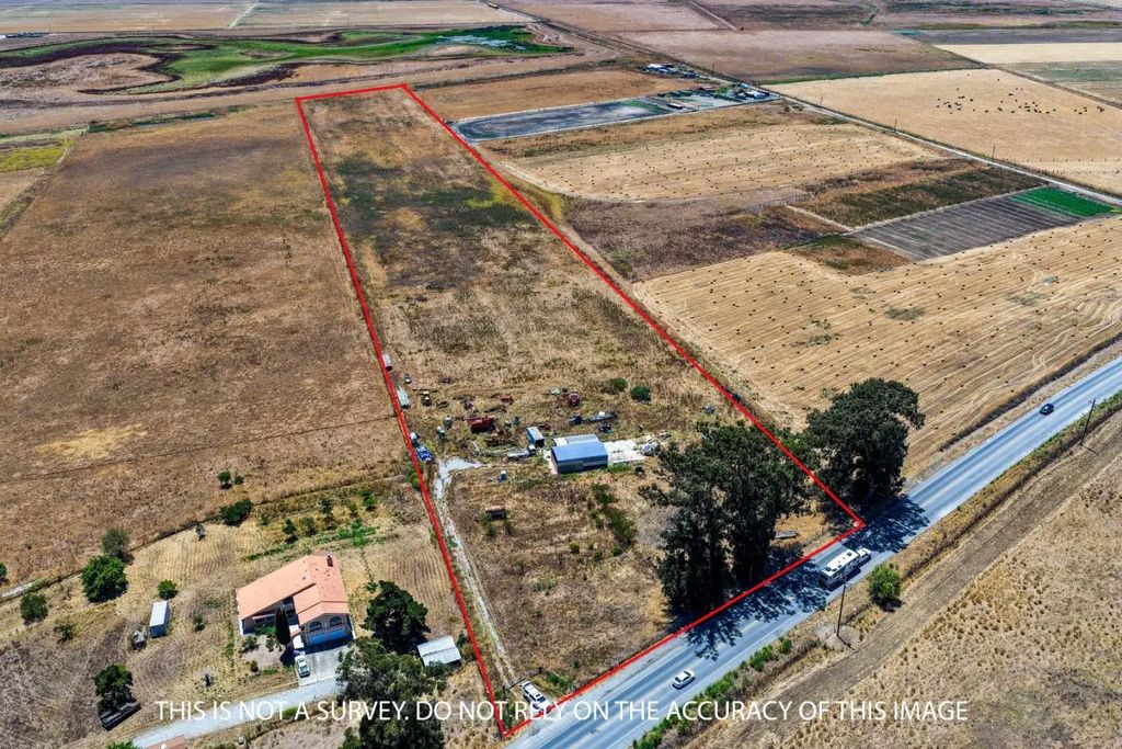 4688 Pacheco Pass Highway, Gilroy