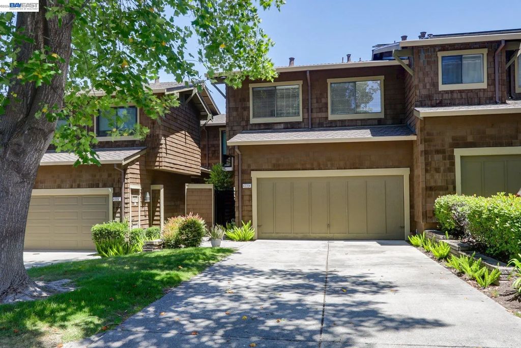 43354 Banda Ter, Fremont