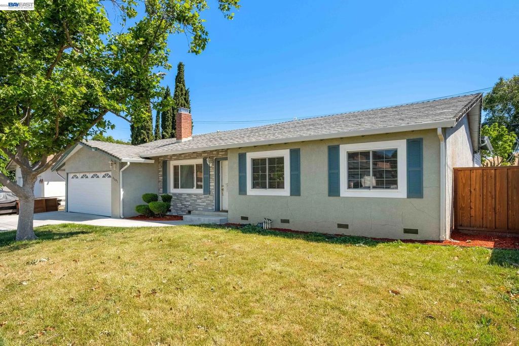 8591 Beverly Ln, Dublin