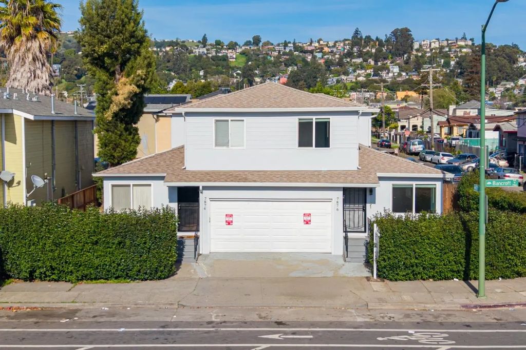 7876 Bancroft Avenue, Oakland