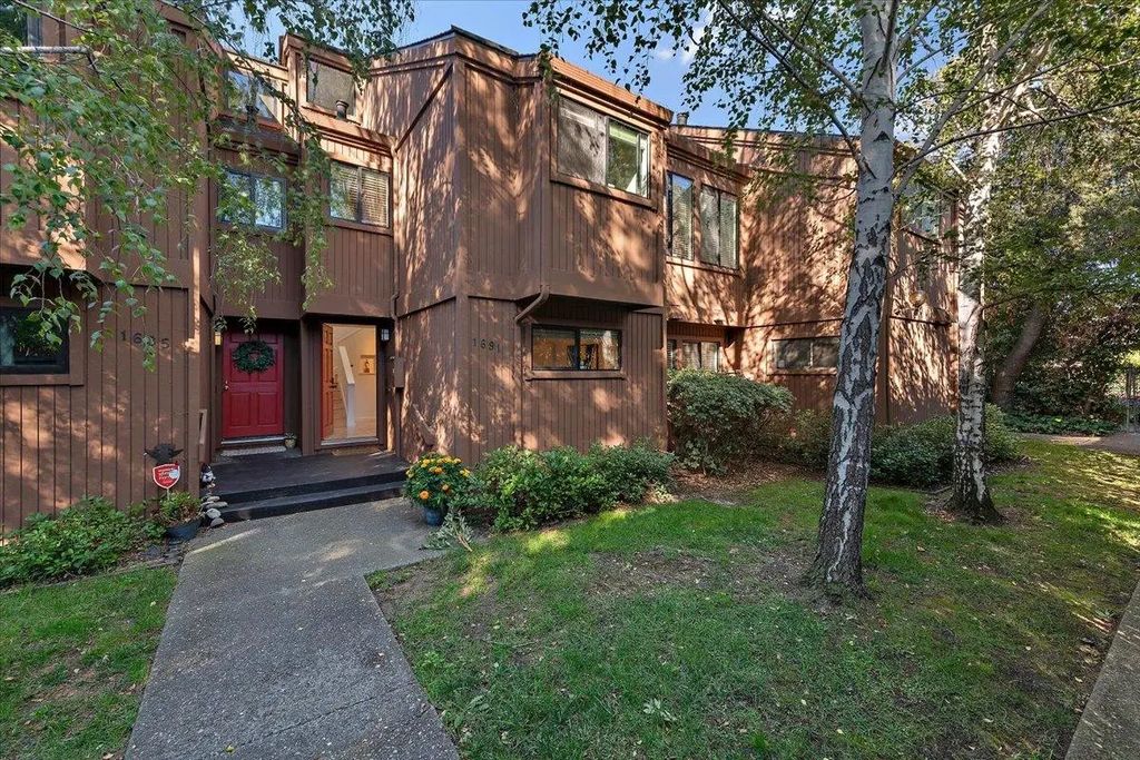 1691 Grant Road, Mountain View
