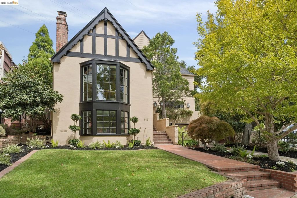 312 Saint James Drive, Piedmont