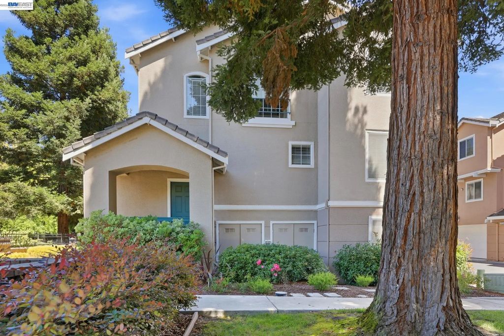 9003 Falcon St, Danville