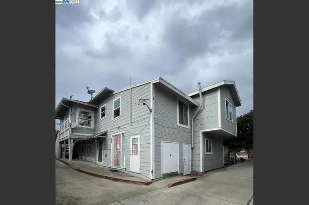 2158 High Street, Oakland