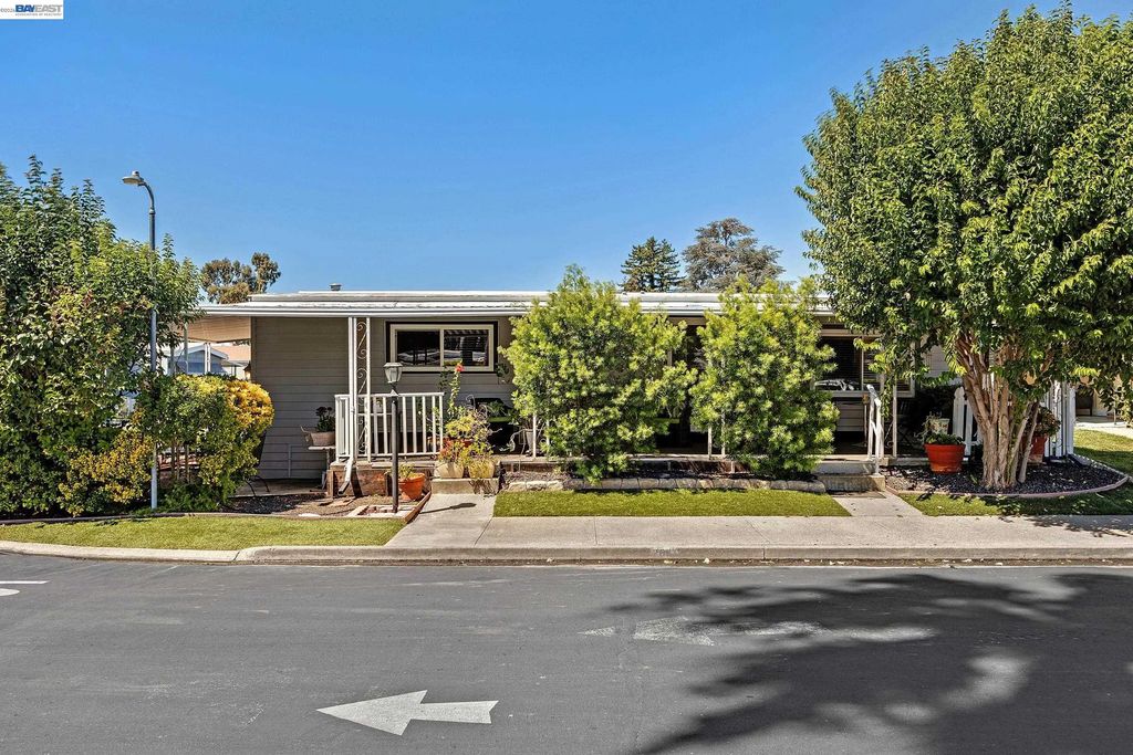 2061 Dalis Drive 62, Concord