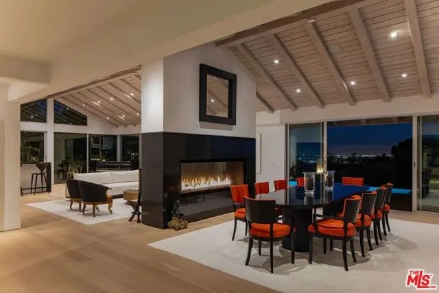 1822 Westridge Road, Los Angeles