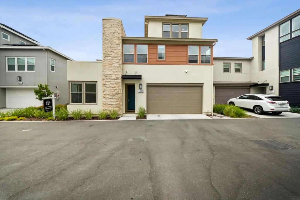 5880 Silhouette Court, Dublin