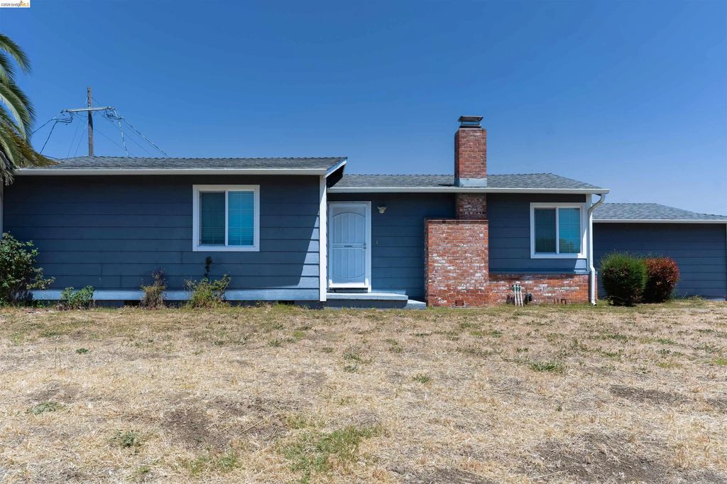 103 Dieninger St., Vallejo
